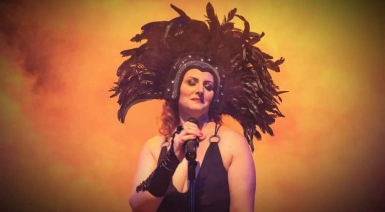 Nelia in feathers
