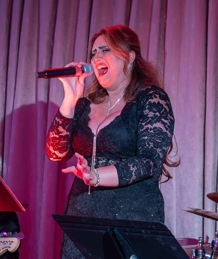 Nelia Ross
